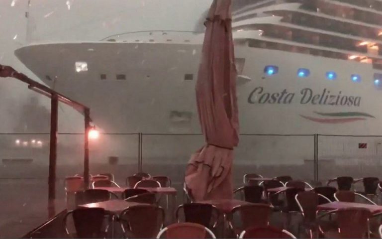 Νέο παραλίγο ατύχημα με κρουαζιερόπλοιο στη Βενετία (βίντεο)