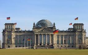 Βερολίνο: Το ζήτημα των πολεμικών αποζημιώσεων «έχει πολιτικά και νομικά οριστικά διευθετηθεί»