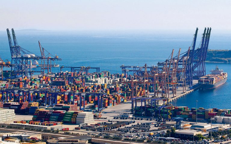 Νέο ρεκόρ εμπορευματικής κίνησης στο λιμάνι του Πειραιά