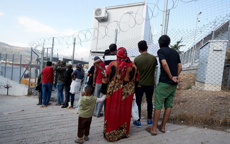 Σάμος: Συλλήψεις γιατρών, νοσηλευτών και διερμηνέα για ψευδείς βεβαιώσεις υγείας σε αιτούντες άσυλο
