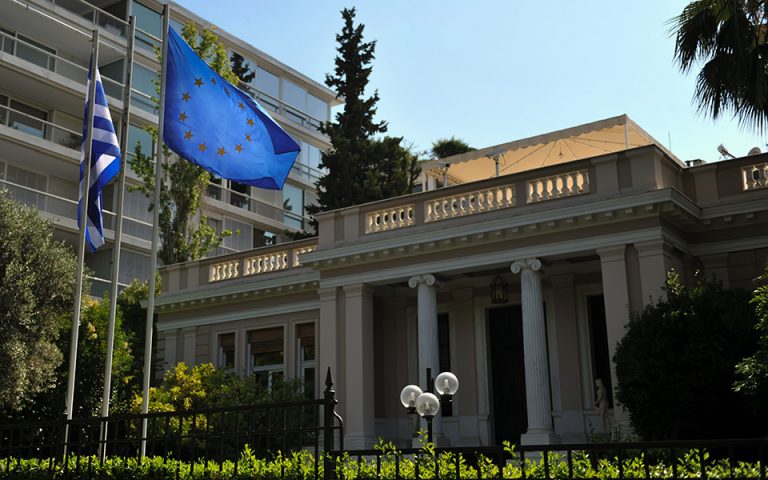 Το μεταρρυθμιστικό της σχέδιο «για να γυρίσει η Ελλάδα» σελίδα προτάσσει η κυβέρνηση