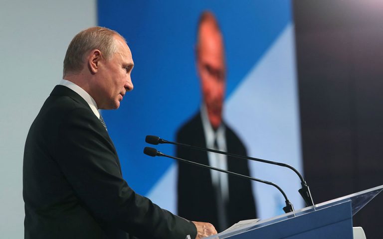 Ο Πούτιν υπέγραψε την αναστολή της διεθνούς πυραυλικής συνθήκης για τα πυρηνικά