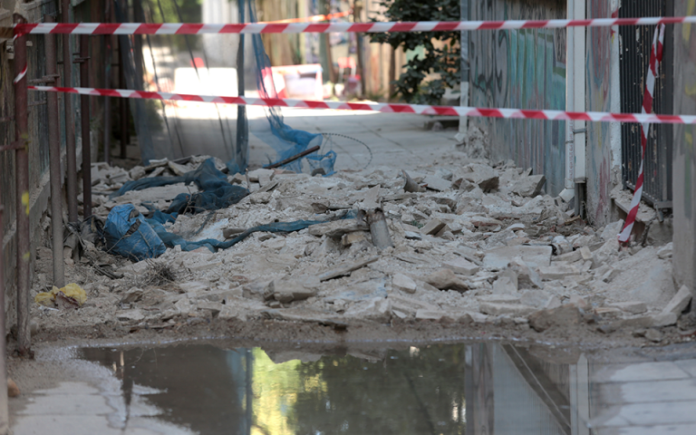 Συνεχίζονται οι έλεγχοι από τον δήμο Αθηναίων για τυχόν ζημιές από τον σεισμό