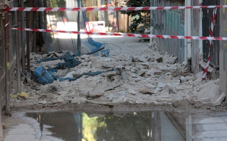Πάνω από 2.000 ζημιές από τον σεισμό των 5,1 Ρίχτερ στην Αττική