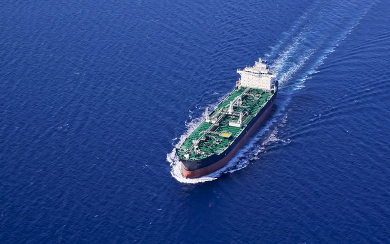 Ιράν: Δεξαμενόπλοιο που μετέφερε λαθραίο πετρέλαιο δεσμεύτηκε στο Στενό του Ορμούζ