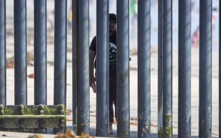 Οι ΗΠΑ αρνούνται άσυλο σε μετανάστες που φτάνουν στα σύνορα μέσω του Μεξικού
