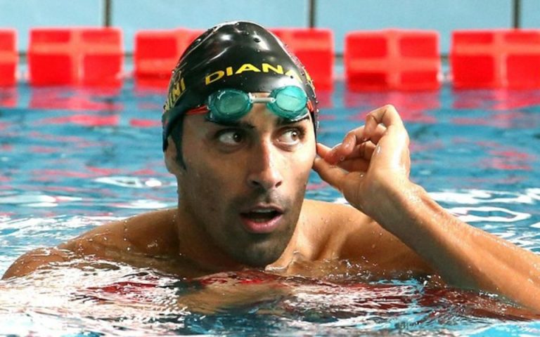 Ο Ιταλός Ολυμπιονίκης κολύμβησης έσωσε τουρίστα που πνιγόταν σε παραλία της Σαρδηνίας