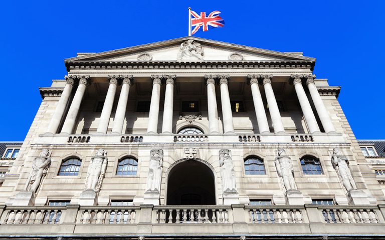 H Tράπεζα της Αγγλίας διαφοροποιείται από Fed και ΕΚΤ