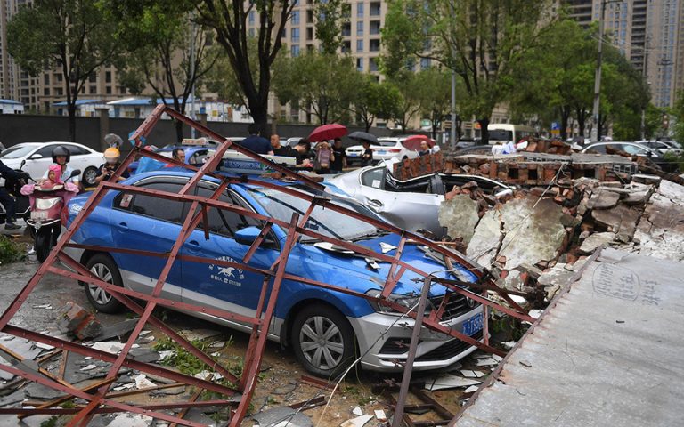 Ο τυφώνας Λέκιμα «χτυπάει» την Κίνα – Δεκατρείς νεκροί και συναγερμός σε όλη τη χώρα (βίντεο – φωτογραφίες)
