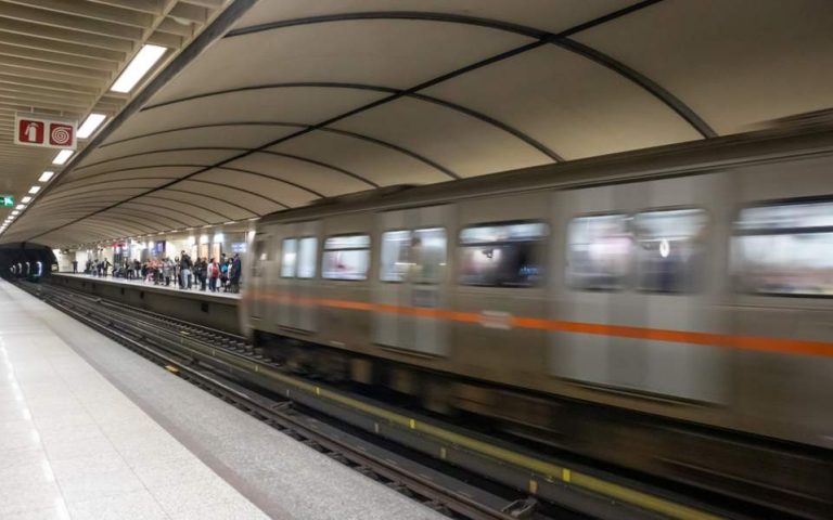 Τρεις συλλήψεις για κλοπές σε βάρος επιβατών στο μετρό