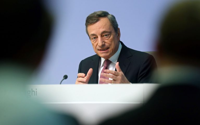 Ιστορικό χαμηλό για το 10ετές ομόλογο με «αέρα» από την ΕΚΤ