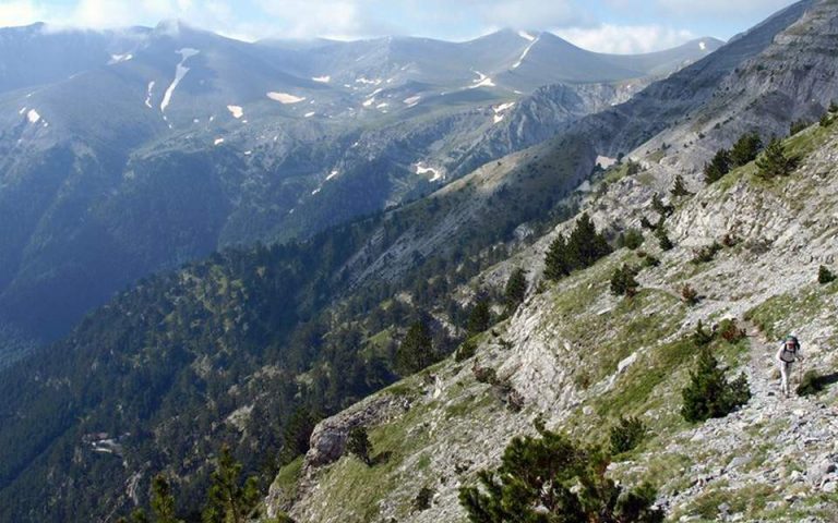 Νεκρός ανασύρθηκε ο ορειβάτης που είχε πέσει σε χαράδρα στον Ολυμπο