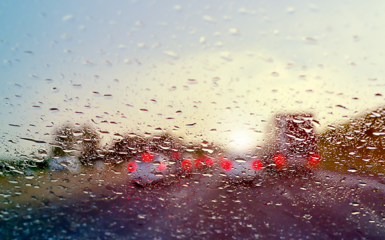 Αστατος ο καιρός την Τρίτη – Βροχές, όμβροι και θερμοκρασία έως 35 βαθμούς Κελσίου