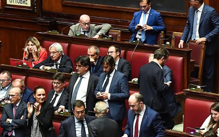 Μείωση εδρών σε ιταλική Βουλή και Γερουσία