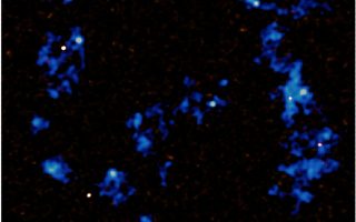 gia-proti-fora-oi-astronomoi-eidan-ton-mystiriodi-kosmiko-isto-poy-syndeei-toys-galaxies-sto-sympan0