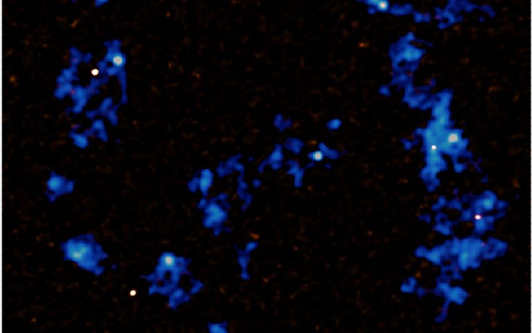Για πρώτη φορά οι αστρονόμοι είδαν τον μυστηριώδη κοσμικό ιστό που συνδέει τους γαλαξίες στο σύμπαν