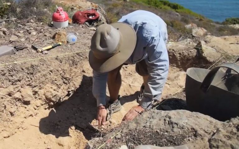 Παλαιολιθικοί άνθρωποι και Νεάντερταλ έφθασαν στη Νάξο πριν 200.000 χρόνια (Φωτογραφίες – βίντεο)