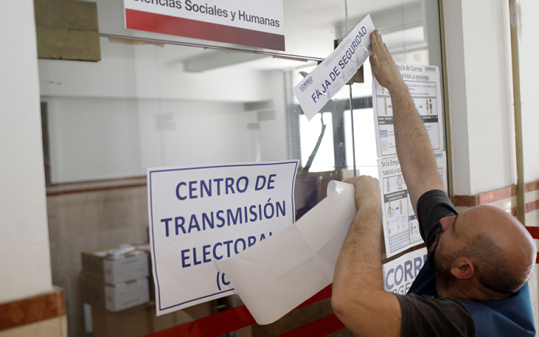 Αργεντινή: Φαβορί να κερδίσει από τον πρώτο γύρο των προεδρικών εκλογών o Aλμπέρτο Φερνάντες
