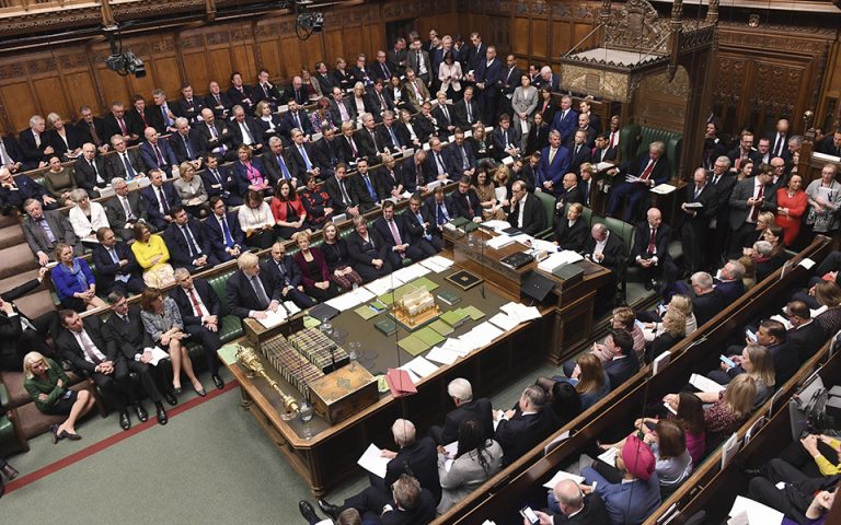 Brexit: Oι βουλευτές υπερψήφισαν την τροπολογία για την παράταση – Αναβλήθηκε η σημερινή ψηφοφορία