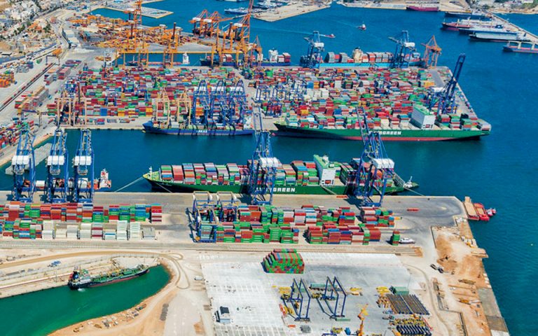 Αναβολή επένδυσης 300 εκατ. της Cosco στο λιμάνι του Πειραιά