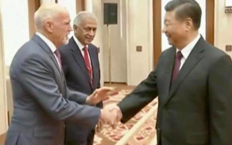 Ο Γ. Παπανδρέου στο Μέγαρο του Λαού στο Πεκίνο – Συνάντηση με τον πρόεδρο της Κίνας