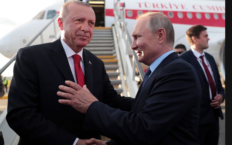 Στην Μόσχα προσκαλεί τον Ερντογάν ο Πούτιν