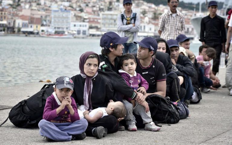 Στους λιμένες Πειραιά και Ελευσίνας κατέφθασαν 850 μετανάστες