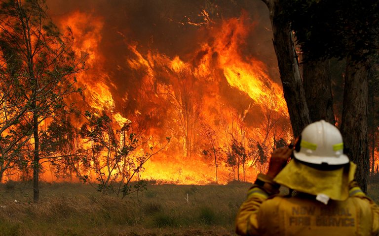 Δύο νεκροί, δεκάδες τραυματίες, επτά αγνοούμενοι από τις πυρκαγιές που μαίνονται στην Αυστραλία