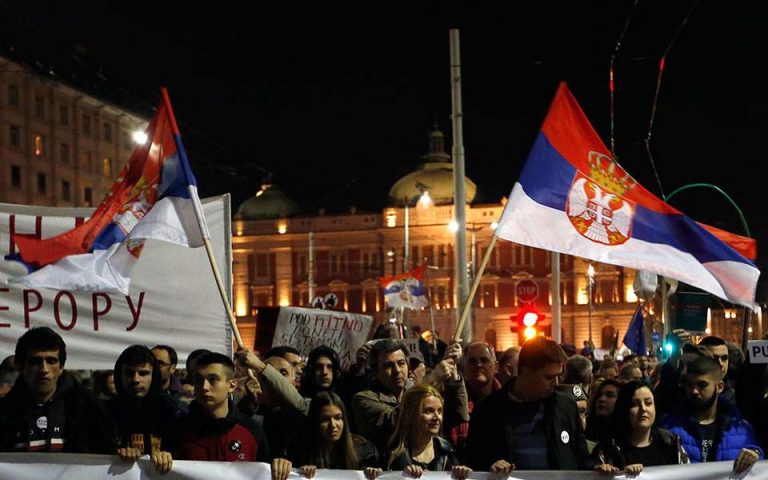Κίνδυνος επιβολής κυρώσεων στη Σερβία