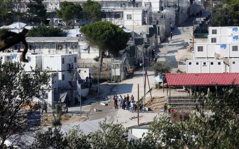 Μυτιλήνη: Στον καταυλισμό της Μόριας κυβερνητικό κλιμάκιο υπό τον υφ. Εθνικής Αμυνας Αλ. Στεφανή