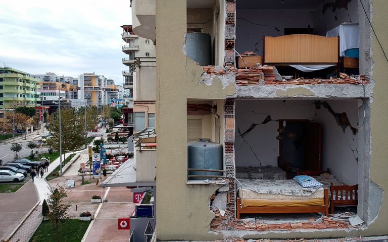 Η Αλβανία μετρά τις πληγές της από τον φονικό σεισμό – Στους 49 οι νεκροί