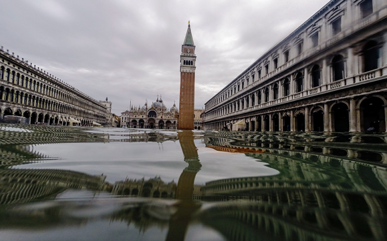 Βενετία: Eκλεισε η πλατεία του Αγίου Μάρκου ενόψει νέας πλημμύρας (φωτογραφίες)