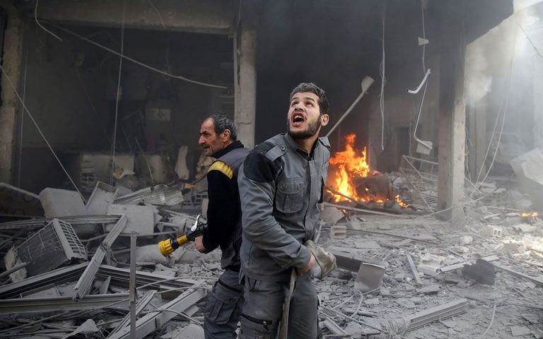 Συρία: 21 άμαχοι νεκροί, ανάμεσά τους 10 παιδιά, σε βομβαρδισμούς στην Ιντλίμπ