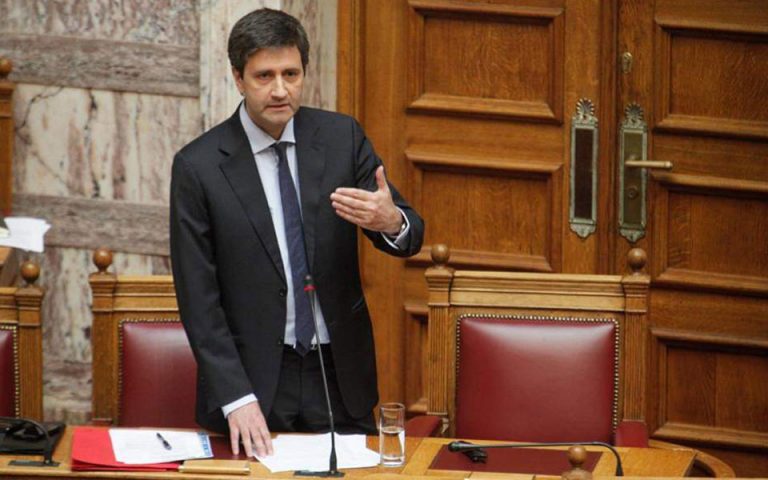 Τέσσερις ενστάσεις Χουλιαράκη για το «δημοσιονομικό κενό» της κυβέρνησης ΣΥΡΙΖΑ
