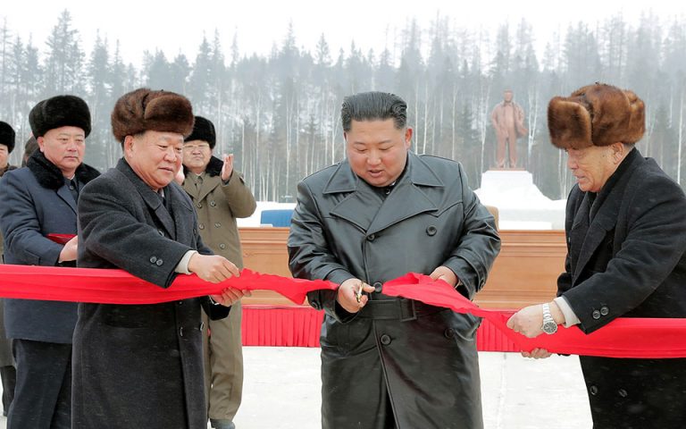 Βόρεια Κορέα: Ο Κιμ Γιονγκ Ουν εγκαινίασε το «ιδανικό σοσιαλιστικό χωριό»
