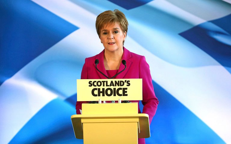 Στέρτζον: Δεν θα κρατήσετε τη Σκωτία στο Ηνωμένο Βασίλειο παρά τη θέλησή της