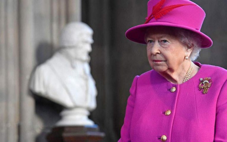 Περίπου 1.100 άτομα θα τιμήσει η βασίλισσα Ελισάβετ το 2020