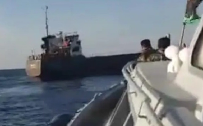 Οι δυνάμεις του Χάφταρ κατέλαβαν πλοίο με Τούρκους ναυτικούς