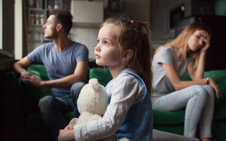 Μεγαλύτερες οι επιπτώσεις ενός διαζυγίου στα παιδιά κάτω των 6 ετών