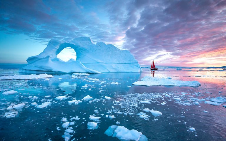 Οι πάγοι της Γροιλανδίας λιώνουν επτά φορές ταχύτερα σε σχέση με τη δεκαετία του ’90