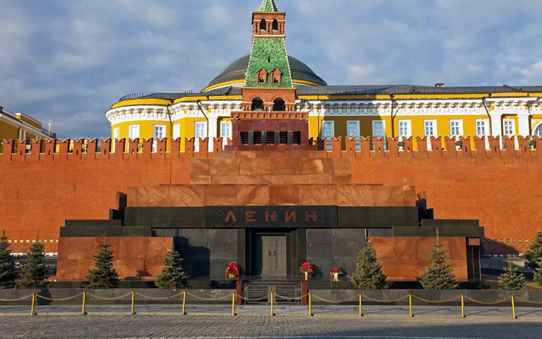 Πούτιν: Η σορός του Λένιν πρέπει να παραμείνει στο Μαυσωλείο