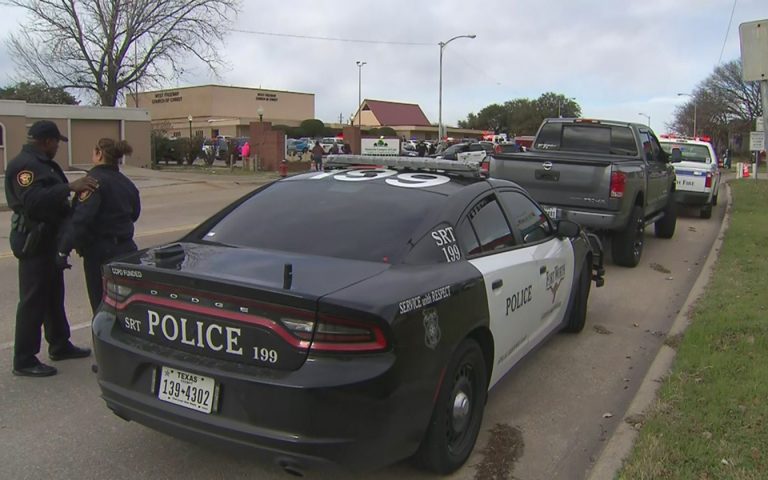 Πυροβολισμοί με θύματα σε εκκλησία στο Τέξας