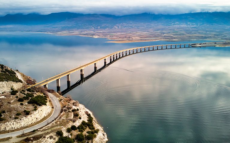 Γέφυρα Σερβίων: Επικίνδυνη μία από τις μεγαλύτερες γέφυρες της χώρας