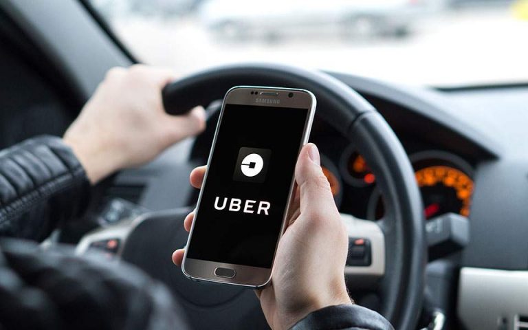 Η Uber πρέπει να υιοθετήσει τους κανόνες εργατικού δικαίου