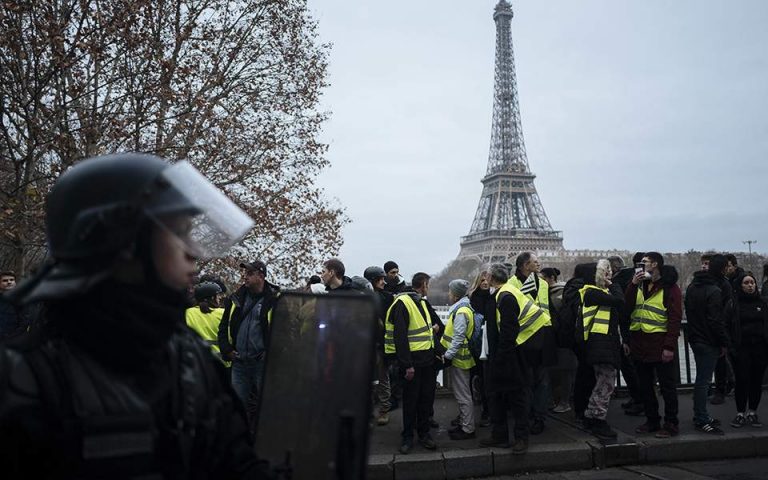 Γαλλία: Η αστυνομία απαγόρευσε τη διαδήλωση των «κίτρινων γιλέκων»