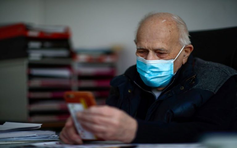 Γαλλία: 98χρονος γιατρός συνεχίζει να εργάζεται παρά τον κορωνοϊό
