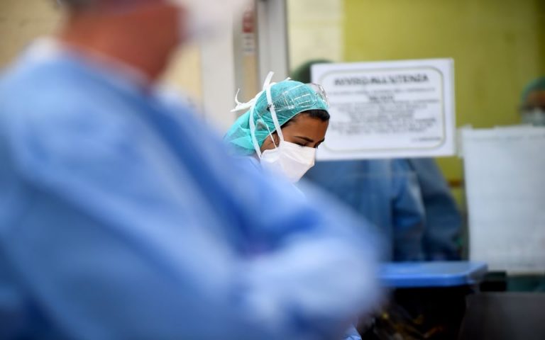 Ιταλία: Ογδόντα επτά γιατροί έχουν χάσει τη ζωή τους από τον κορωνοϊό