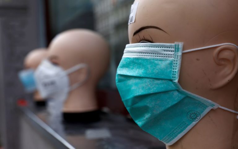 Οι ΗΠΑ «κατέσχεσαν» μάσκες που προορίζονταν για την αστυνομία του Βερολίνου