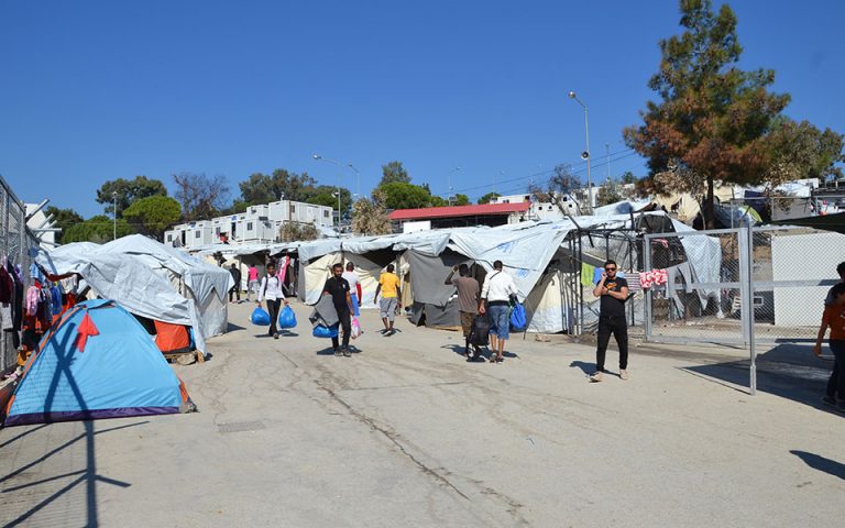 Η Αυστρία αποστέλλει στην Ελλάδα 181 κοντέινερ διαμονής προσφύγων