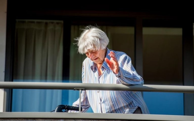 Ολλανδέζα 107 ετών «νίκησε» τον κορωνοϊό